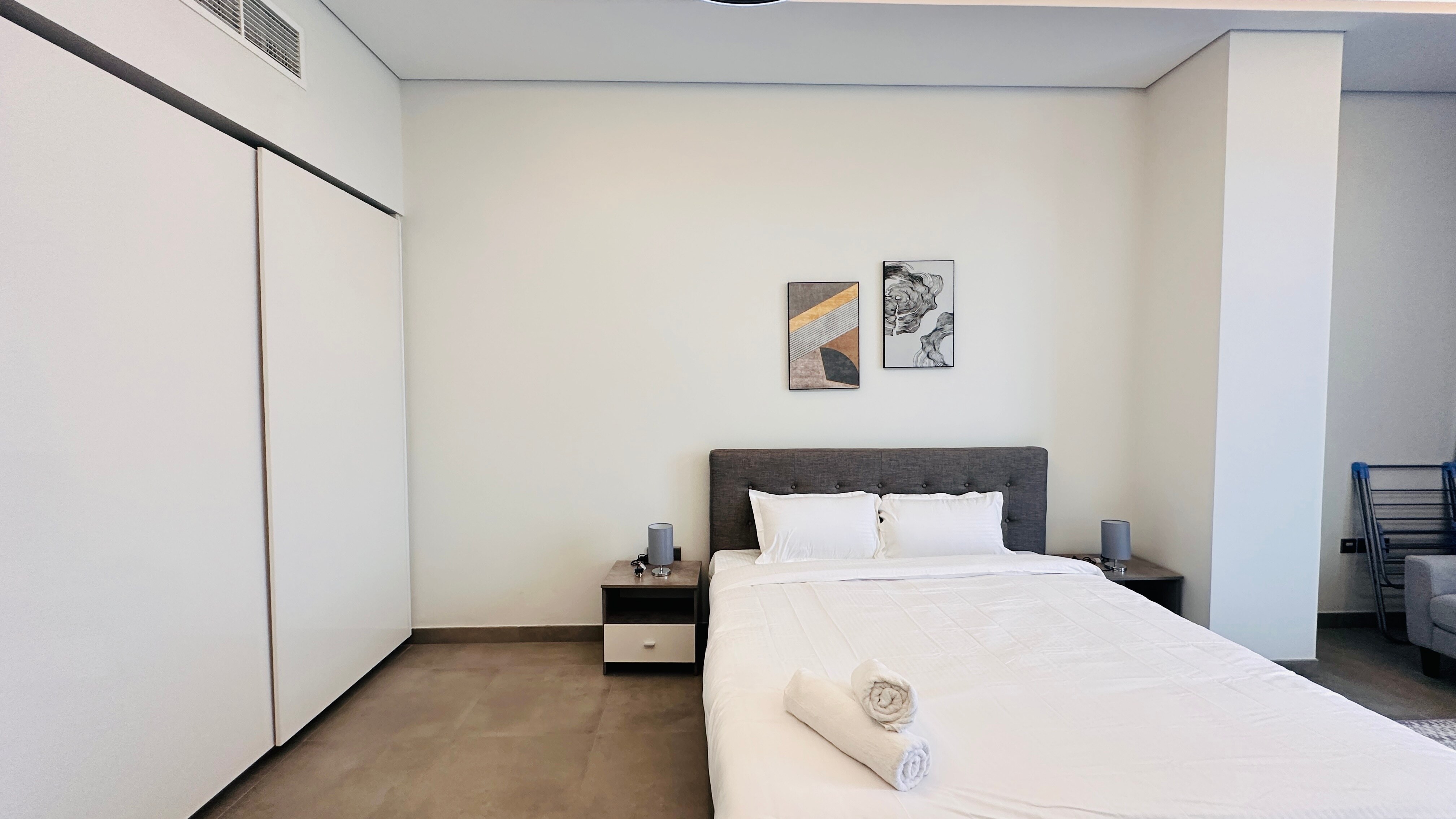 Luxury Spacious Apartment Near Downtown with Balcony and Free Parking by Belvilla - Tap to explore photos