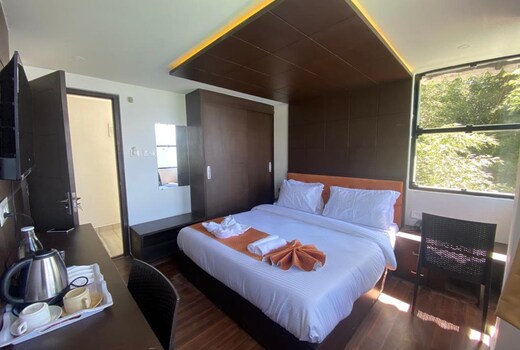 9 Atop Hotel