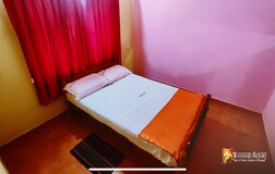 Bedroom with bathtub