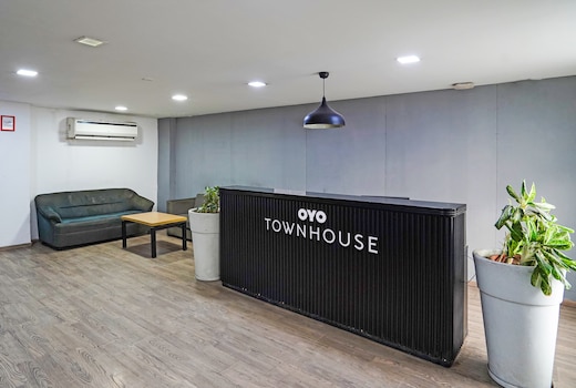 Super Townhouse Rohini Sector 18 Formerly Relic Stay