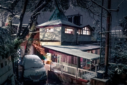 Plush Drive-in Downtown Villa by Kalawati Homes