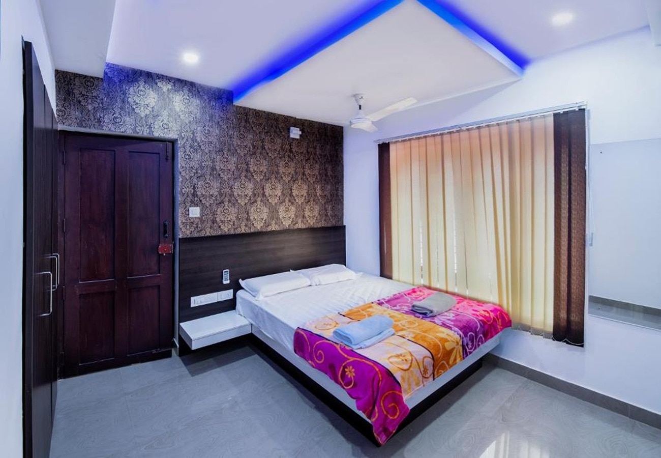Rams Guest House Near Sree Chithra and RCC - Tap to explore photos