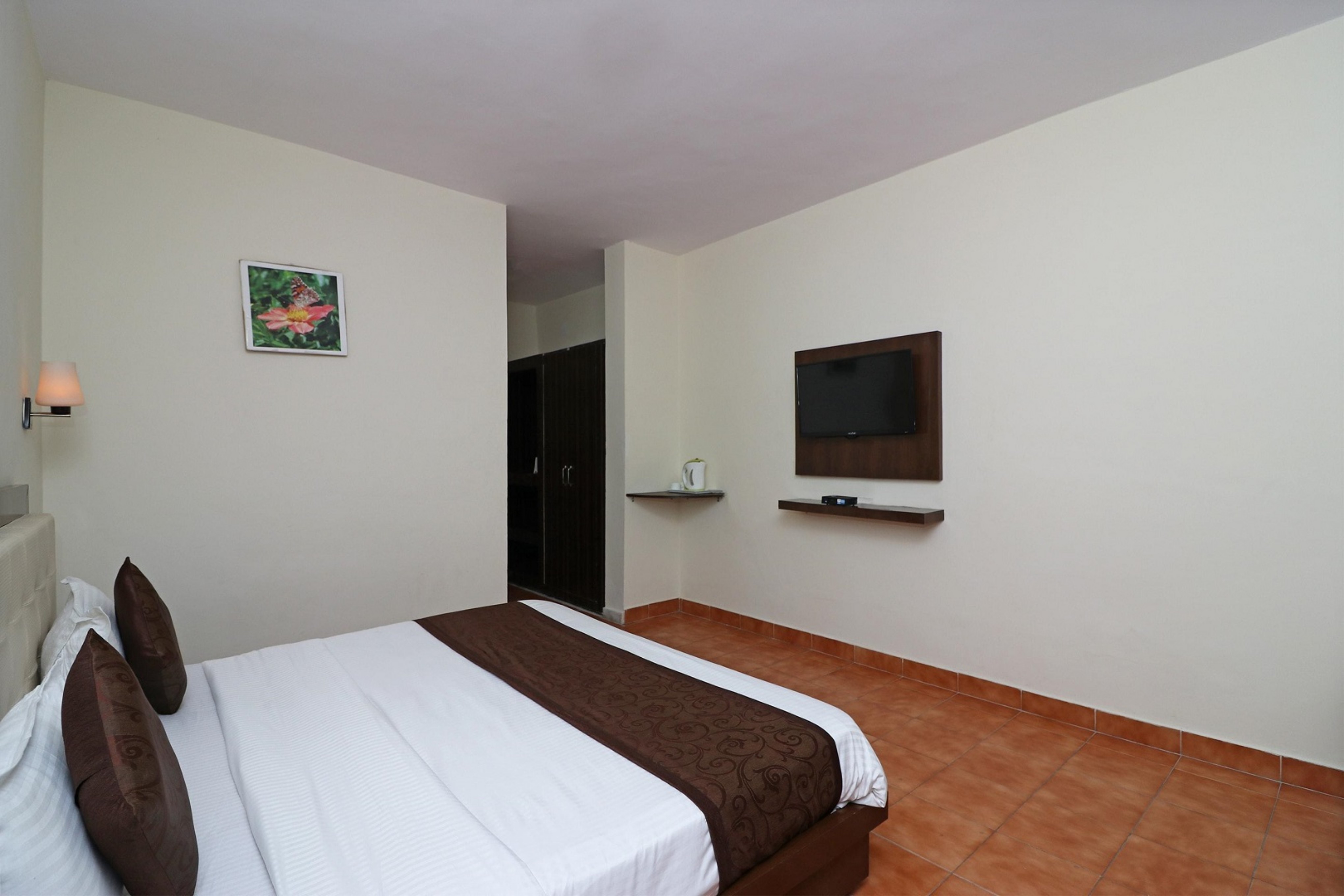 The Kings Kalindi Resort - Tap to explore photos