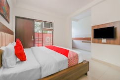 Hotel O Lake Residency, Delhi
