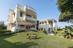 3 Rooms @ Krishnalaya Mansion by VEO - Part of StayVista, Jaipur
