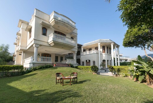 3 Rooms @ Krishnalaya Mansion by VEO - Part of StayVista