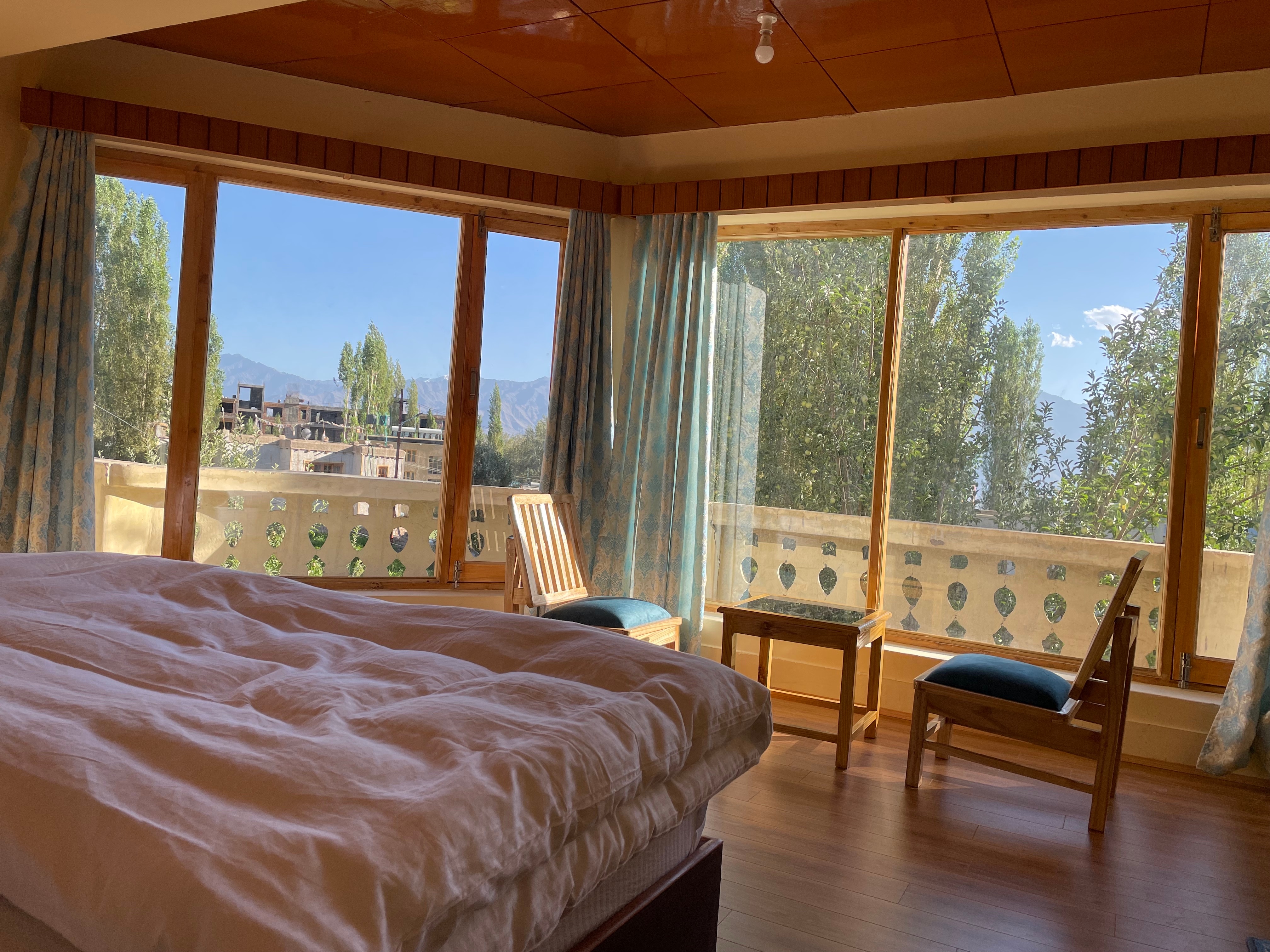 Hinjuma Guest House - Tap to explore photos