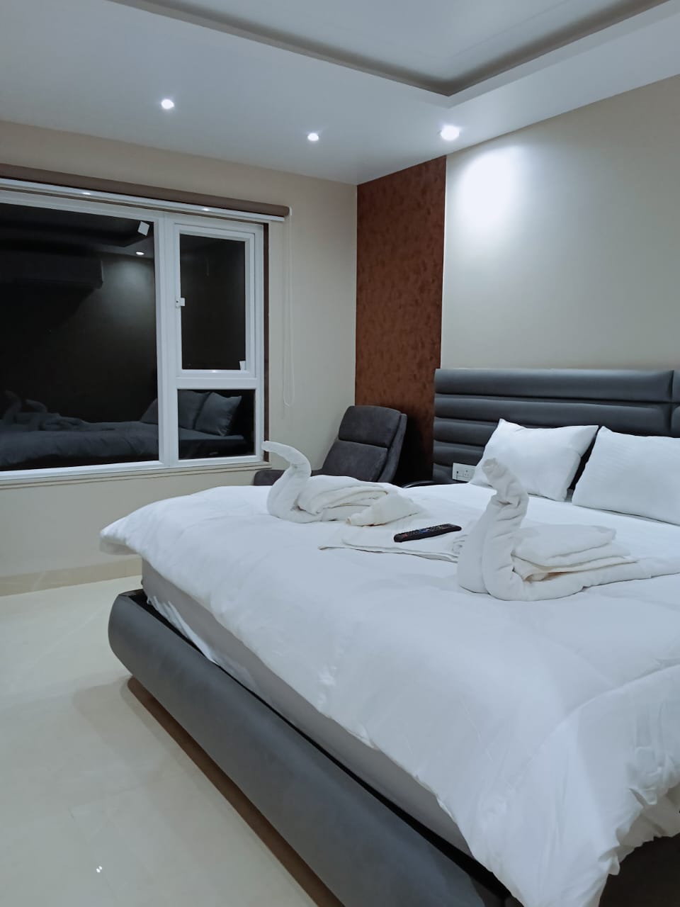 KIWI INN Hotel Ujjain - Tap to explore photos