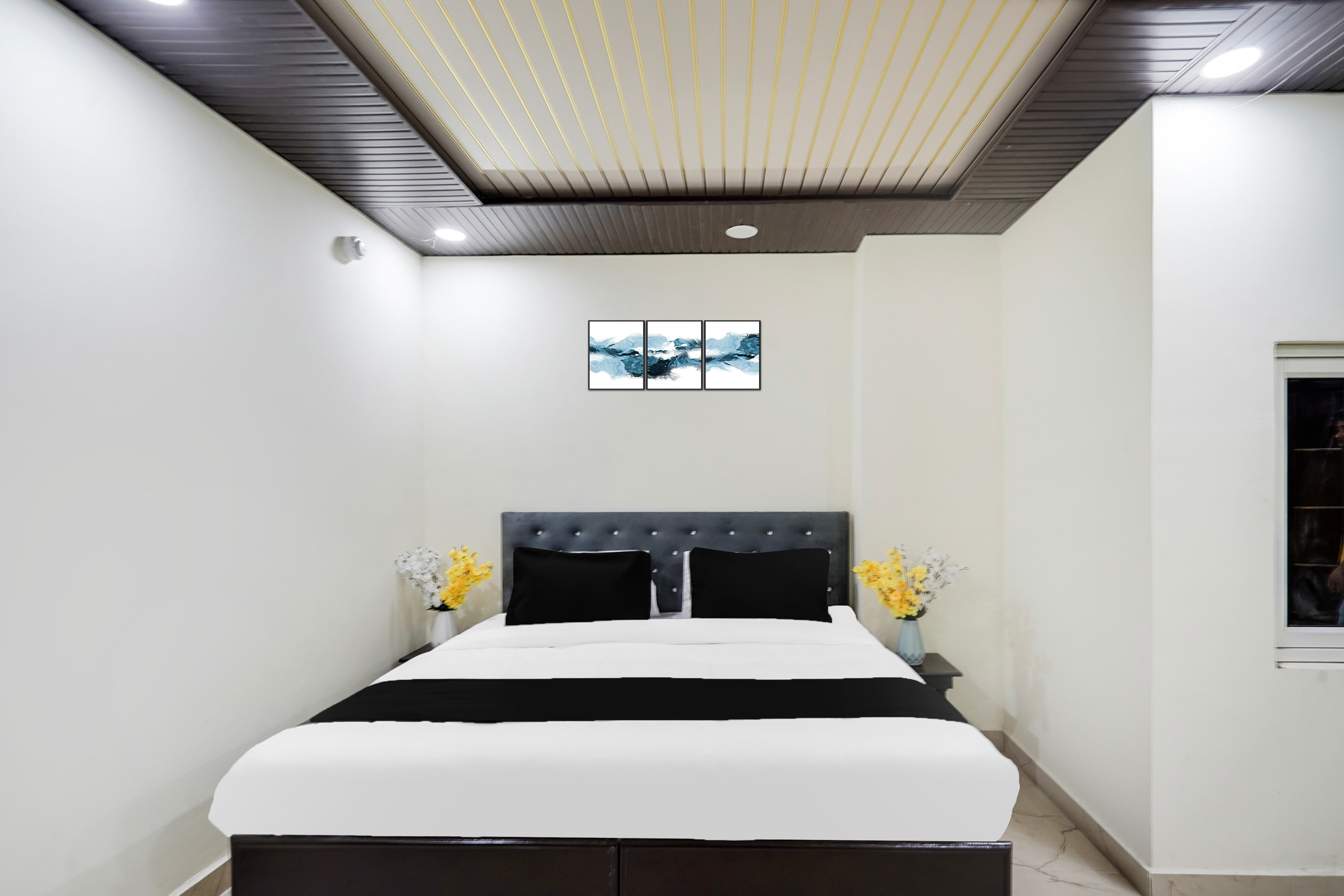 Super Collection O Nirman Vihar - Tap to explore photos