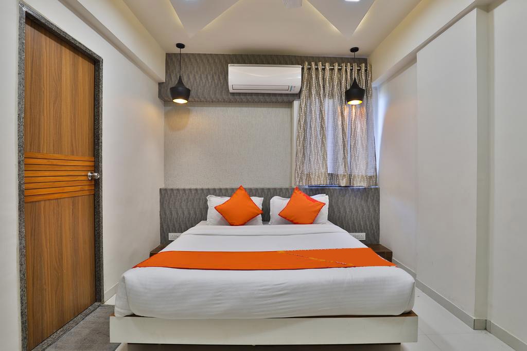Hotel Shiv Ganga - Tap to explore photos