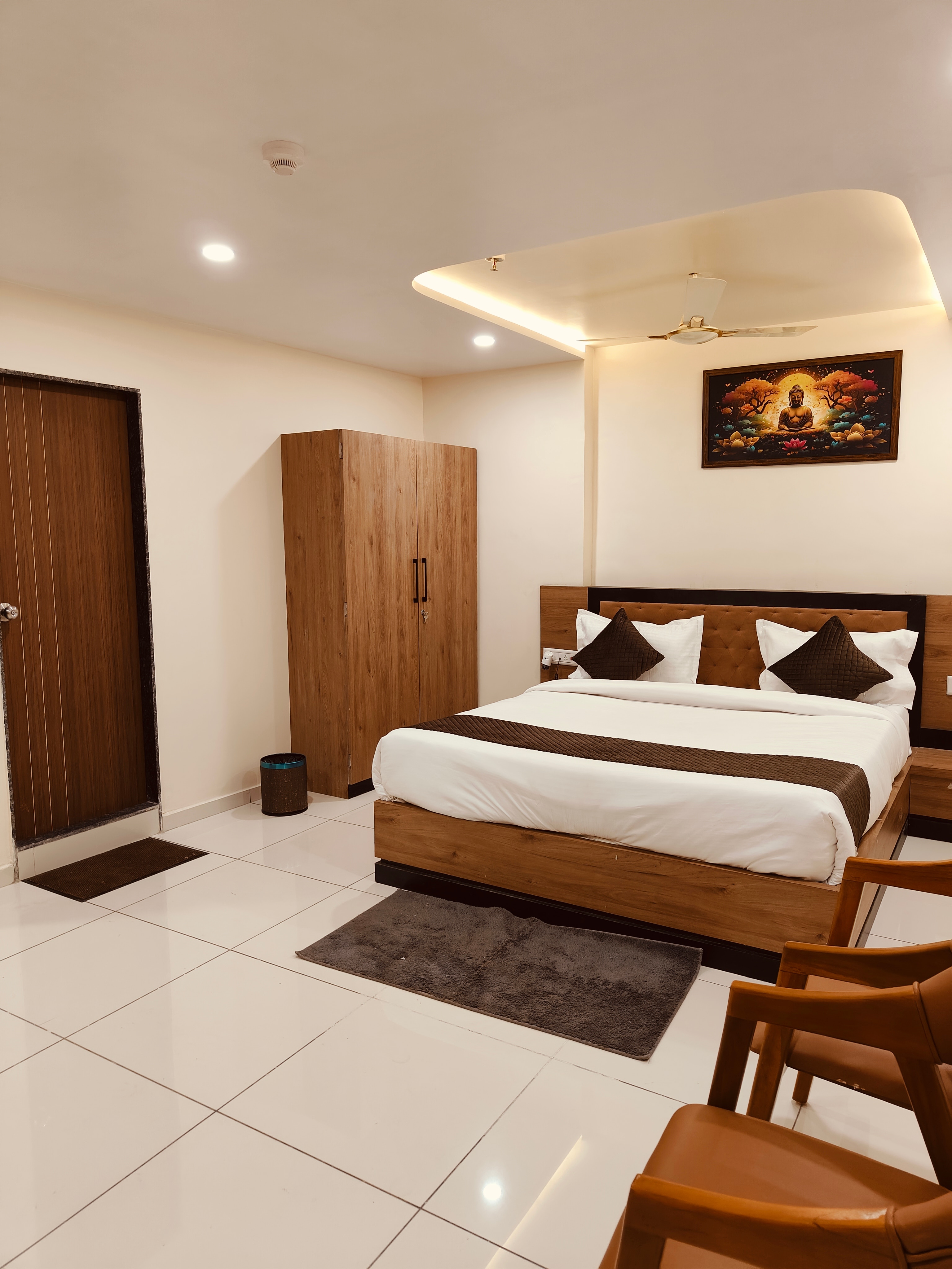 Hotel Rudra - Tap to explore photos