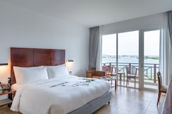 Hulhule Island Hotel Maldives, Maldives