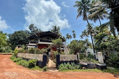 Blue Azure 5BR Villa walk to beach in Goa by Homeyhuts, Goa