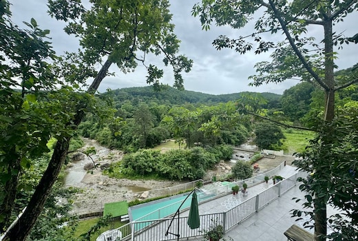 The Saraiville Luxury Riverside Retreat Cottages and Houses