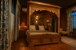 Crown of India Group of Houseboats, Srinagar