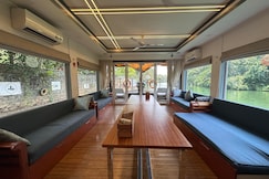 Queen of Chaliyar - Entire 1 Bedroom Luxury Houseboat, Calicut (Kozhikode)