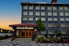 Hotel Grand Rayan (Nearby Railway and Airport), Srinagar