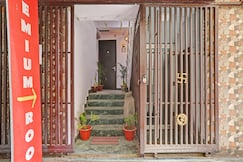 Hotel O Premium Rooms, Delhi