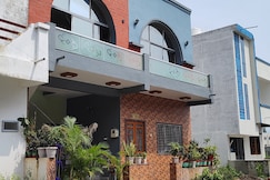 MAHAKALI HOMESTAY, Dediapada