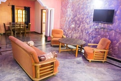 Spacious Bedroom Holiday House, Goa