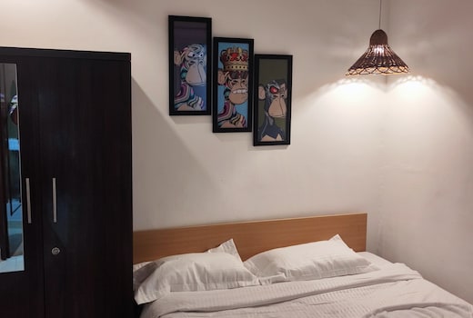 Beautiful 1BDR with Balcony and Large Living Room