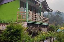 Pahuna Ghar Homestay, Lava