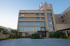 FIVE PETALS HOTEL & BANQUETS, Ahmedabad