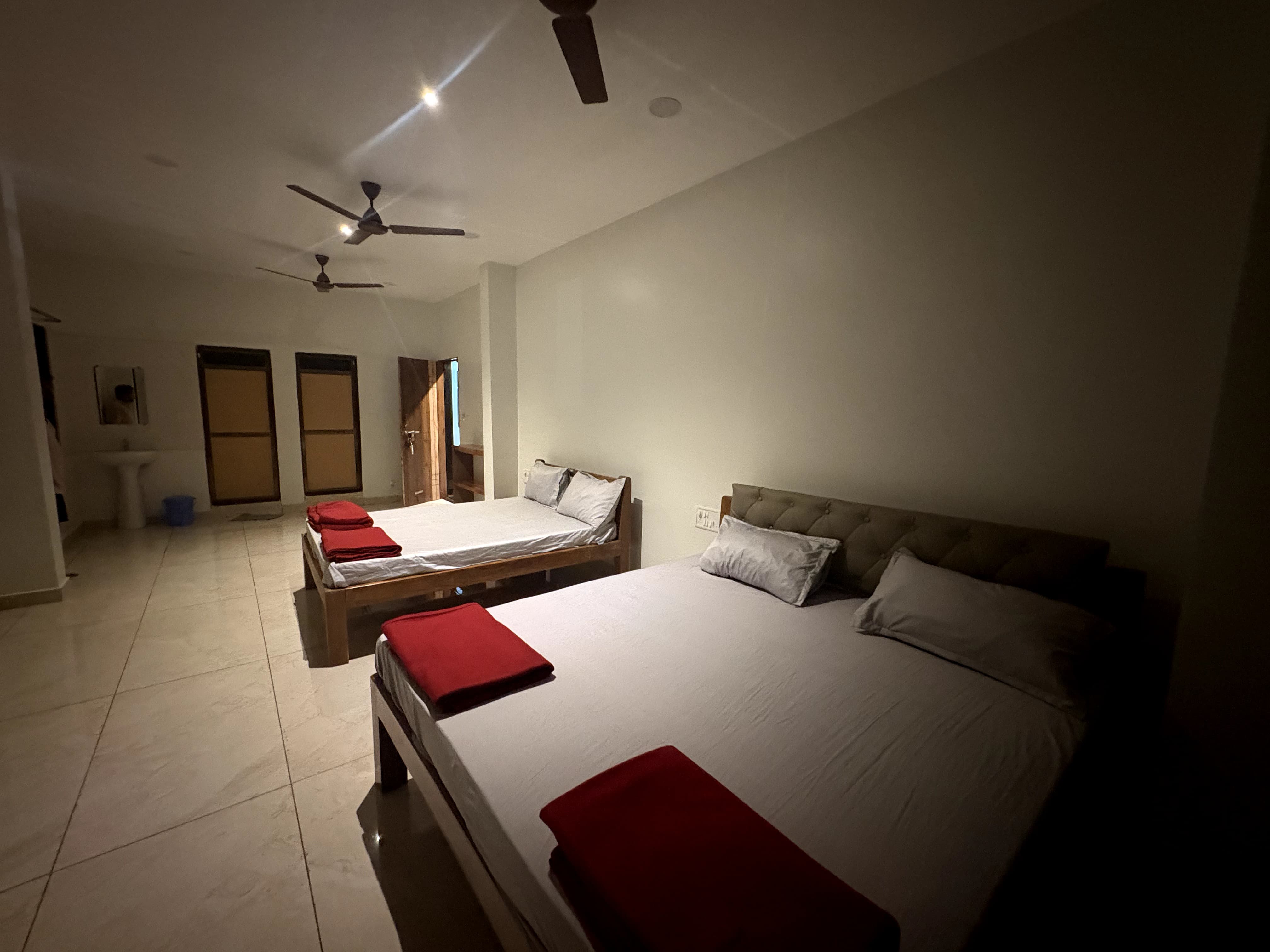 Double -Double Room(Big Room for 12 Person) 1