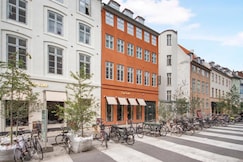 Sanders Regent Smart 2Bdr Apt with Terrace, Copenhagen