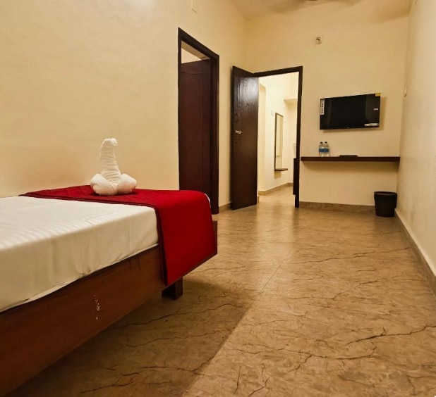 Sri Vari Residency 𝗕𝗢𝗢𝗞 Tiruvannamalai Hotel