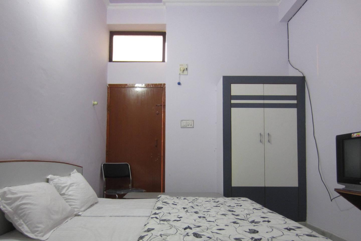 Hotel Kesar Palace - Tap to explore photos