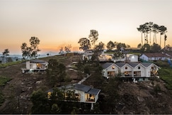 Wattle Grove 1BR Luxury Sunshine Cabin, Kotagiri