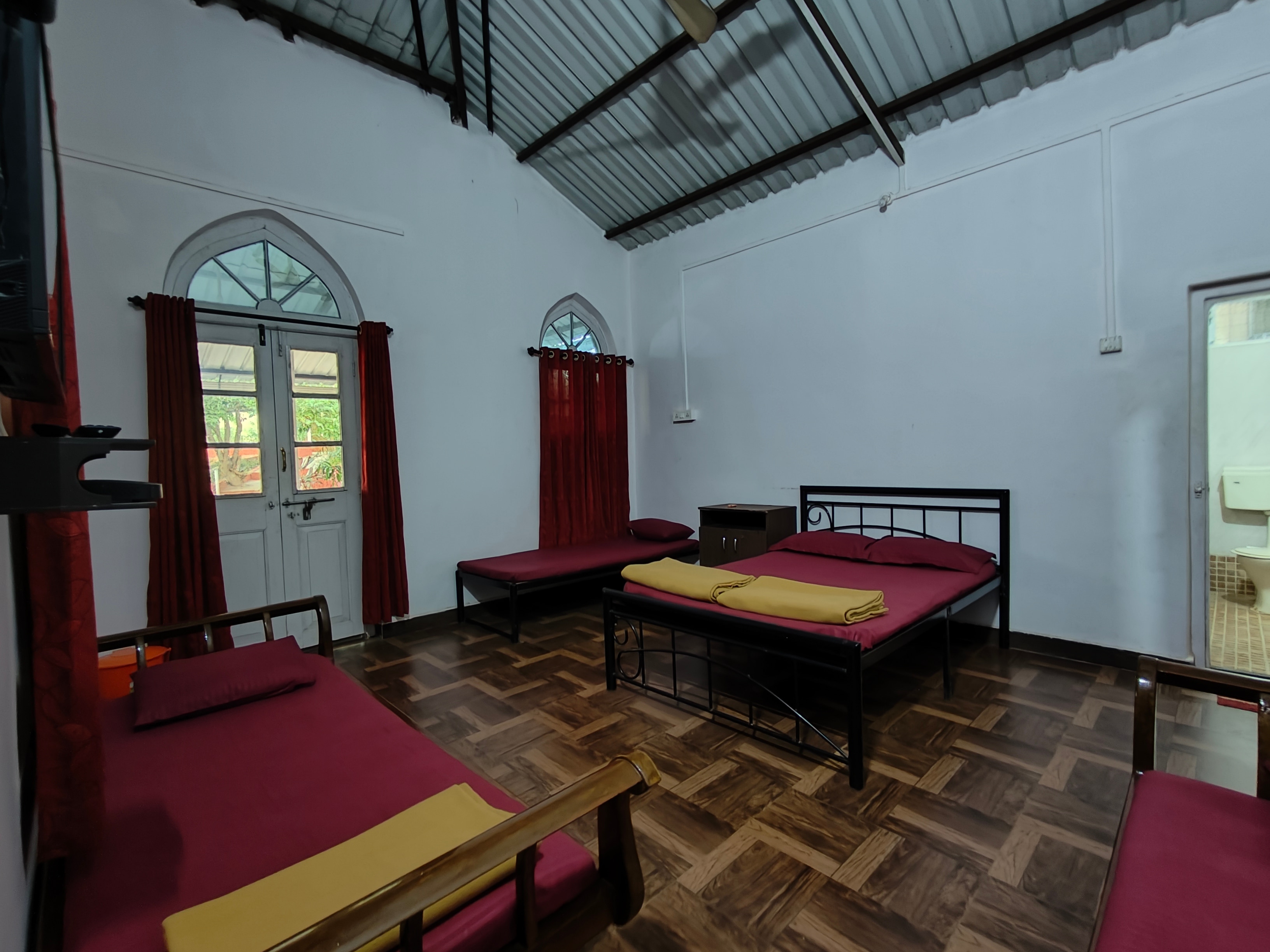 ACHREKAR FARM HOUSE - Tap to explore photos