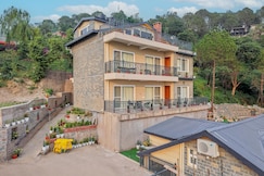 Elivaas Konifer Greyvine | Hillside 9-BHK Retreat with Attic, Scenic Views, Garden & Outdoor Seating, Kasauli