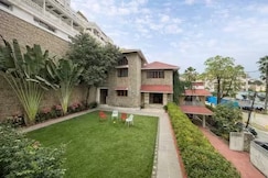 Deccan Staycation Elegant  3BHK AC Villa with Lawn BanjaraHills, Hyderabad