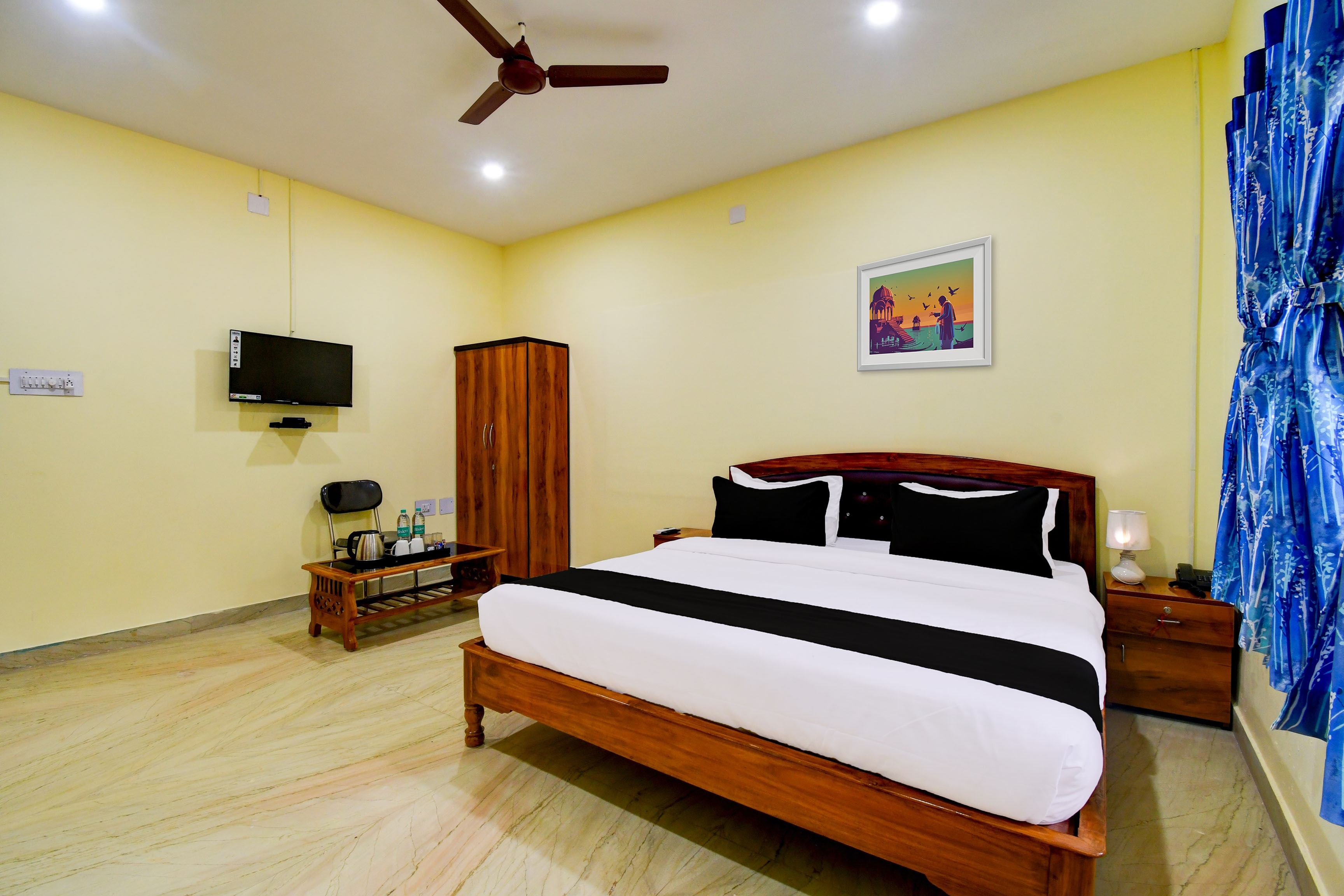 Hotel O LAVISH INN - Tap to explore photos
