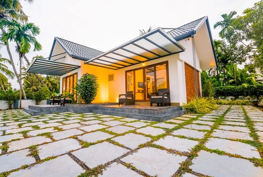 La Riva Lakeside Luxury Private Pool Villa Kochi by VOYE HOMES