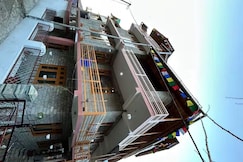 The Silken Pines, Kasol