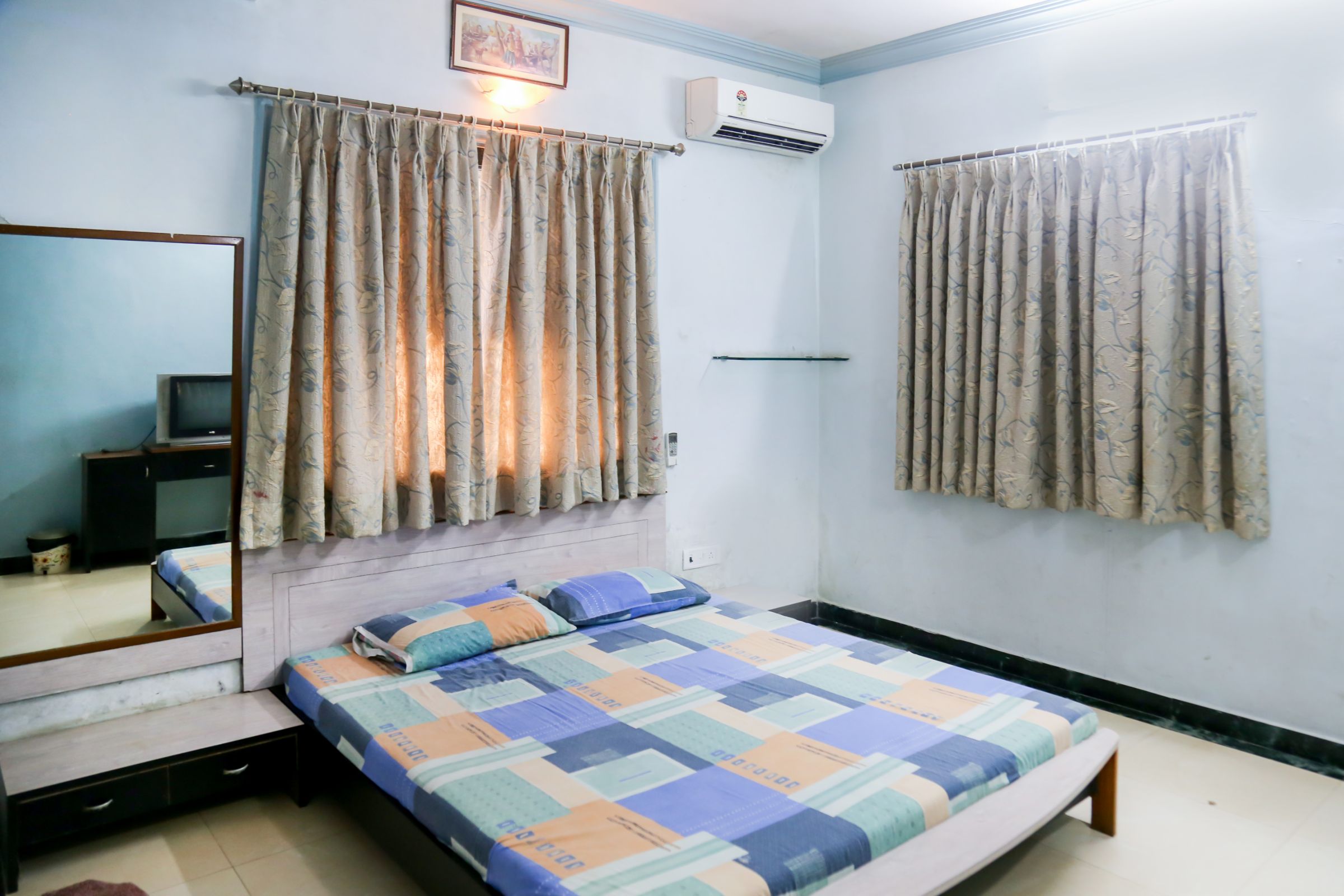 SONY PALACE-6 BHK Luxury Villa - Tap to explore photos