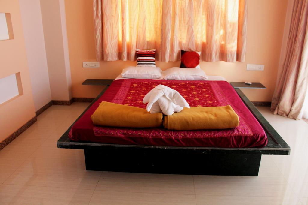 Clifftop | 3 BHK Sea-view Villa - Tap to explore photos