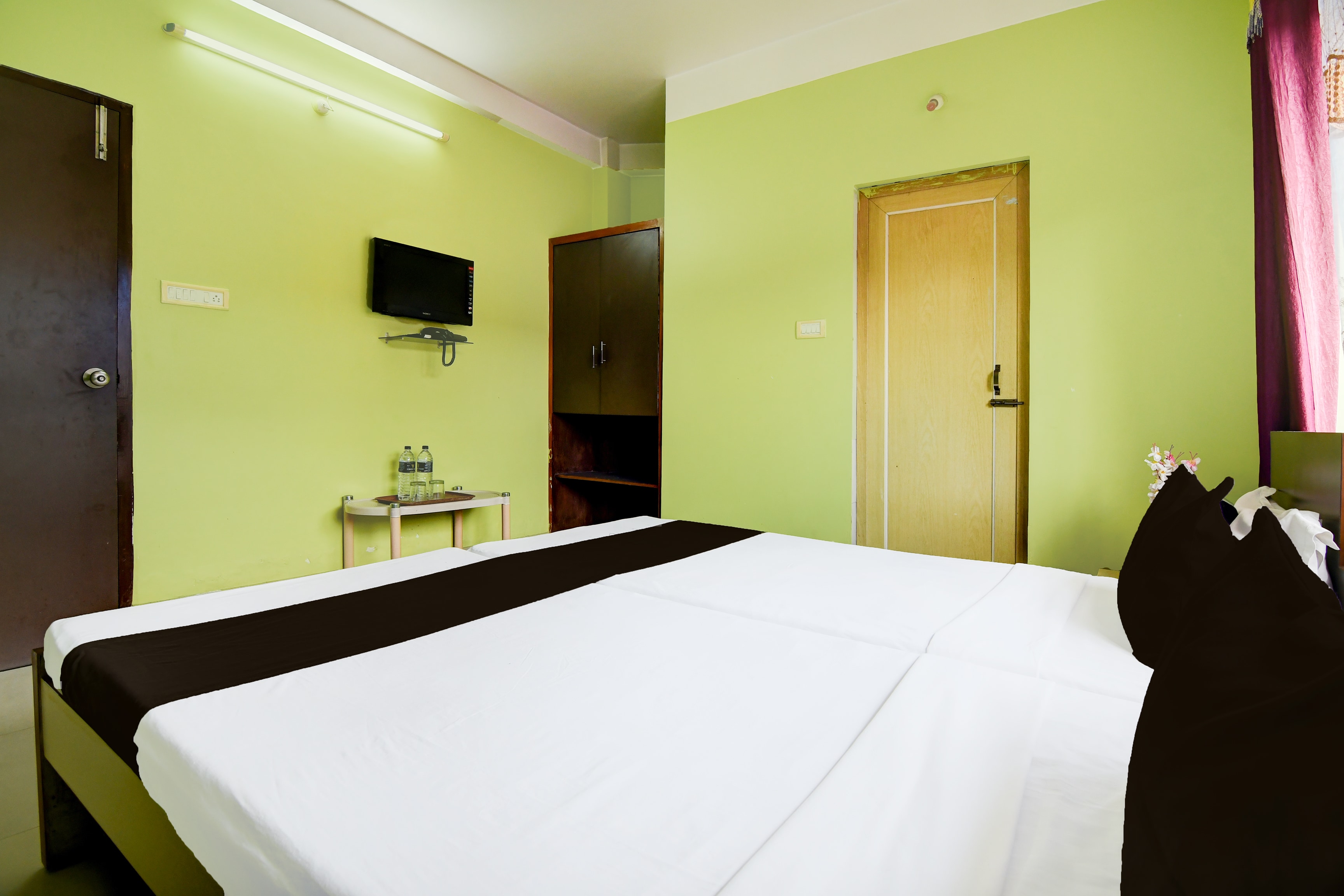 Hotel O Ankita Lodge - Tap to explore photos