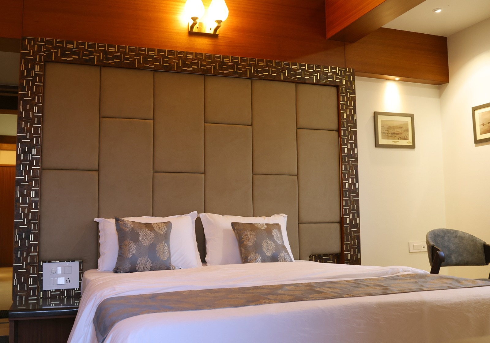 Executive Ac Room 1