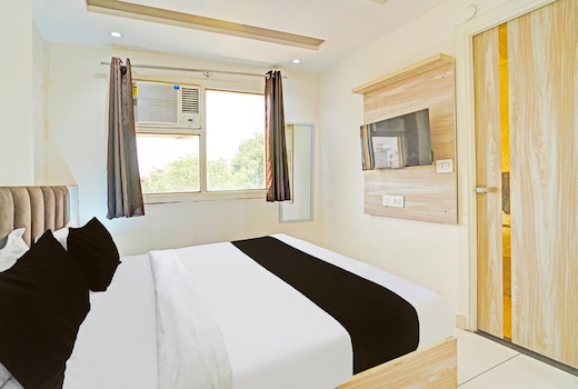 Super Hotel O Luxury Inn