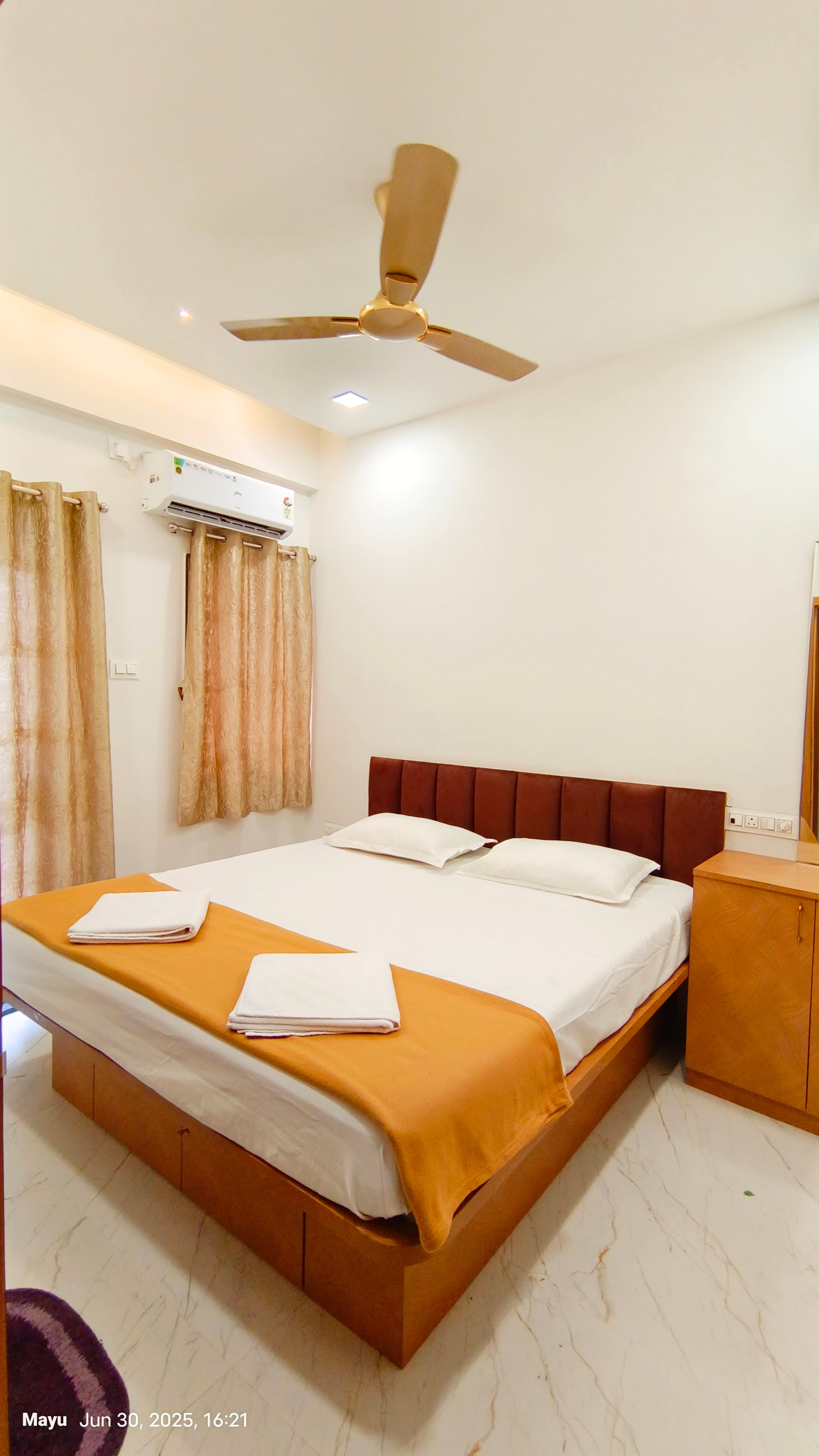 Kanchan Deluxe Lodging - Tap to explore photos