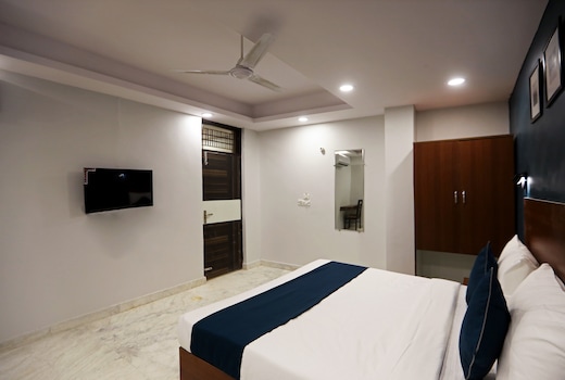 HOTEL SILVERKEY NEAR LIC BUILDING MAIN RD KHODA NEXT TO SHYAM OIL