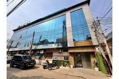 FabHotel Maharani Palace, Relmagra