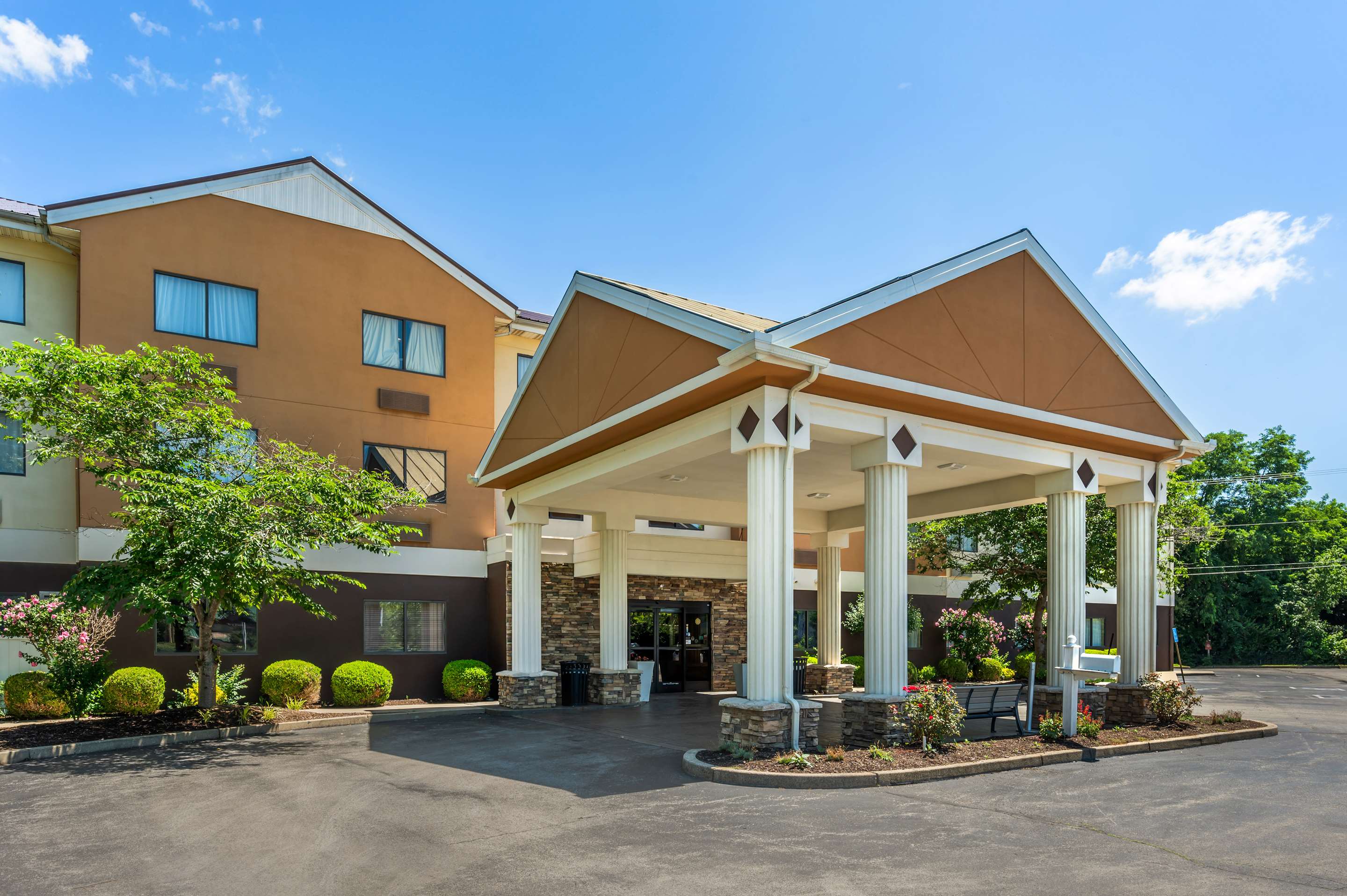 Best Western Plus Georgetown Corporate Center Hotel - Tap to explore photos