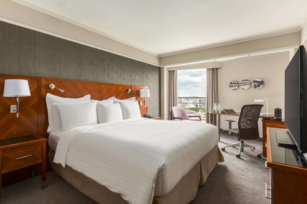Paris Marriott Rive Gauche Hotel & Conference Center - Tap to explore photos