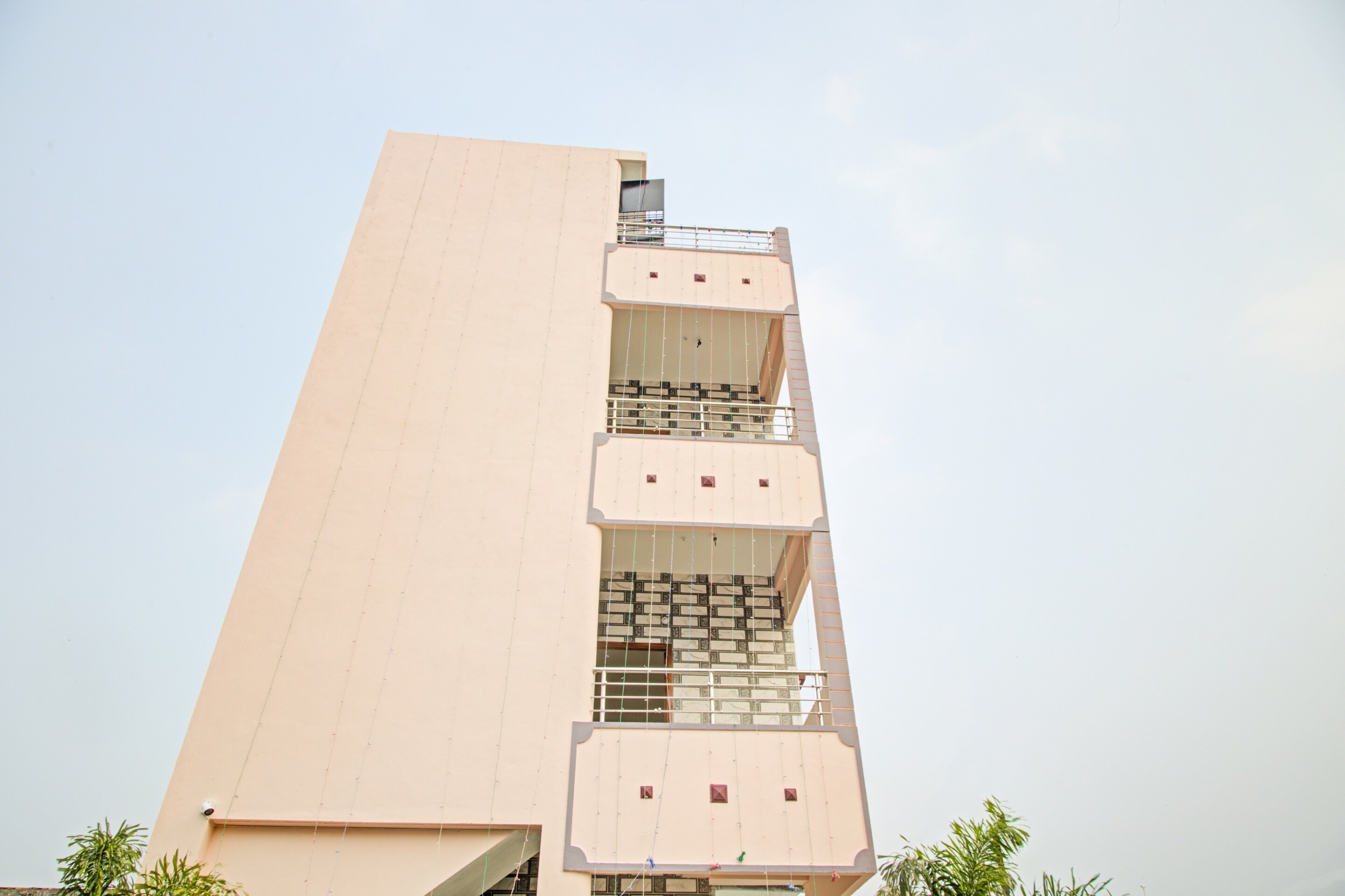 Hotel O Krishna Villa - Tap to explore photos