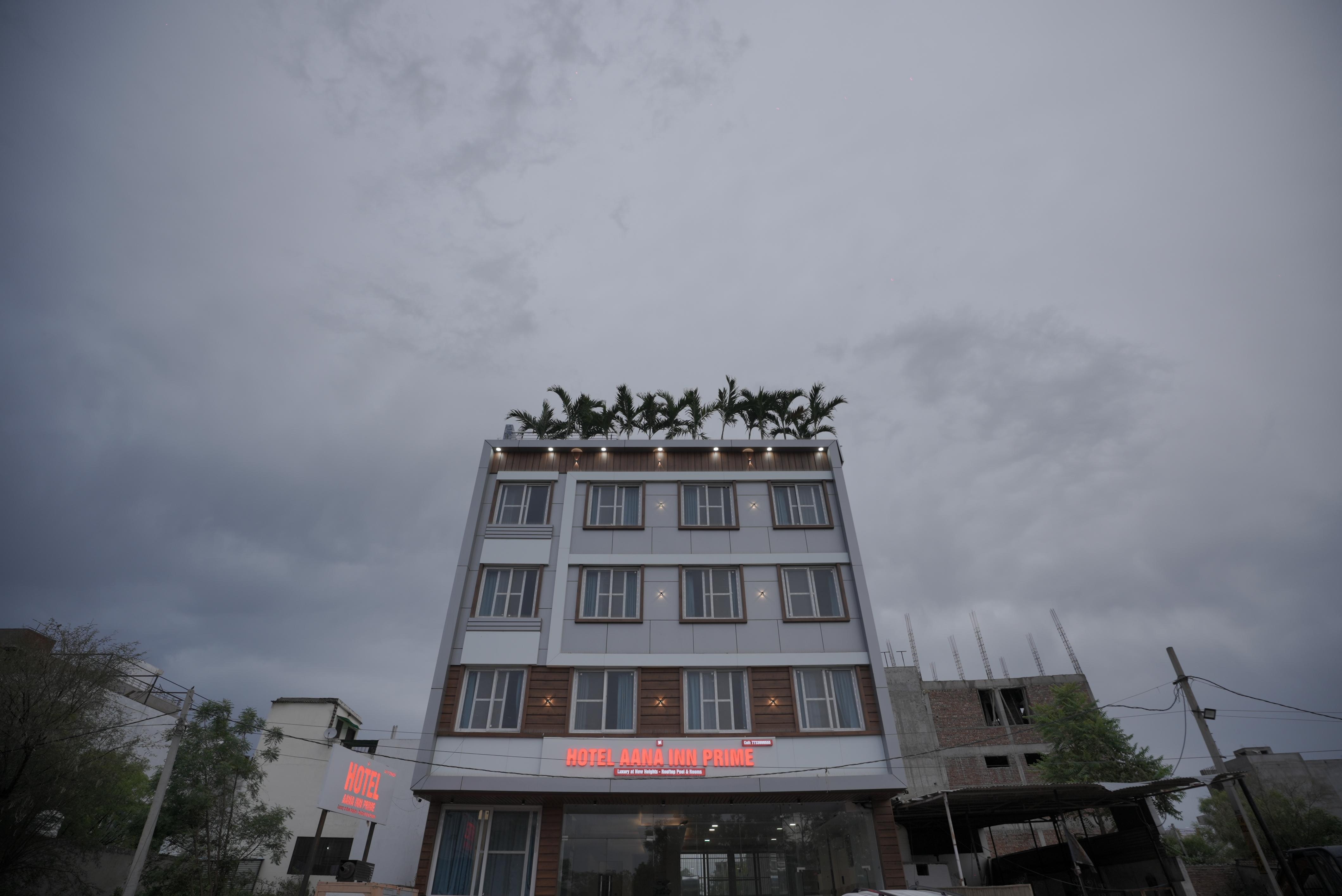 Hotel Aana Inn Prime | Rooftop Pool - Tap to explore photos
